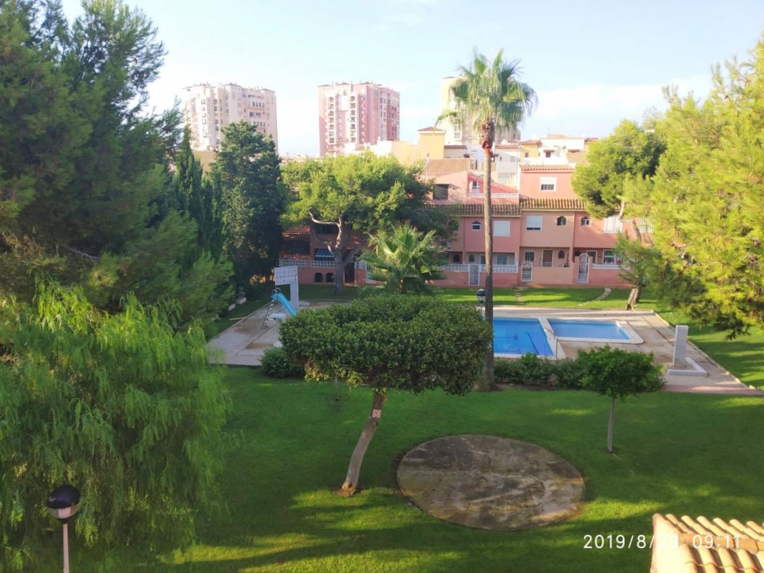 Duplex 2 chambres et 2 salles de bain, avec une belle piscine commune, la zone fruitée à Torrevieja