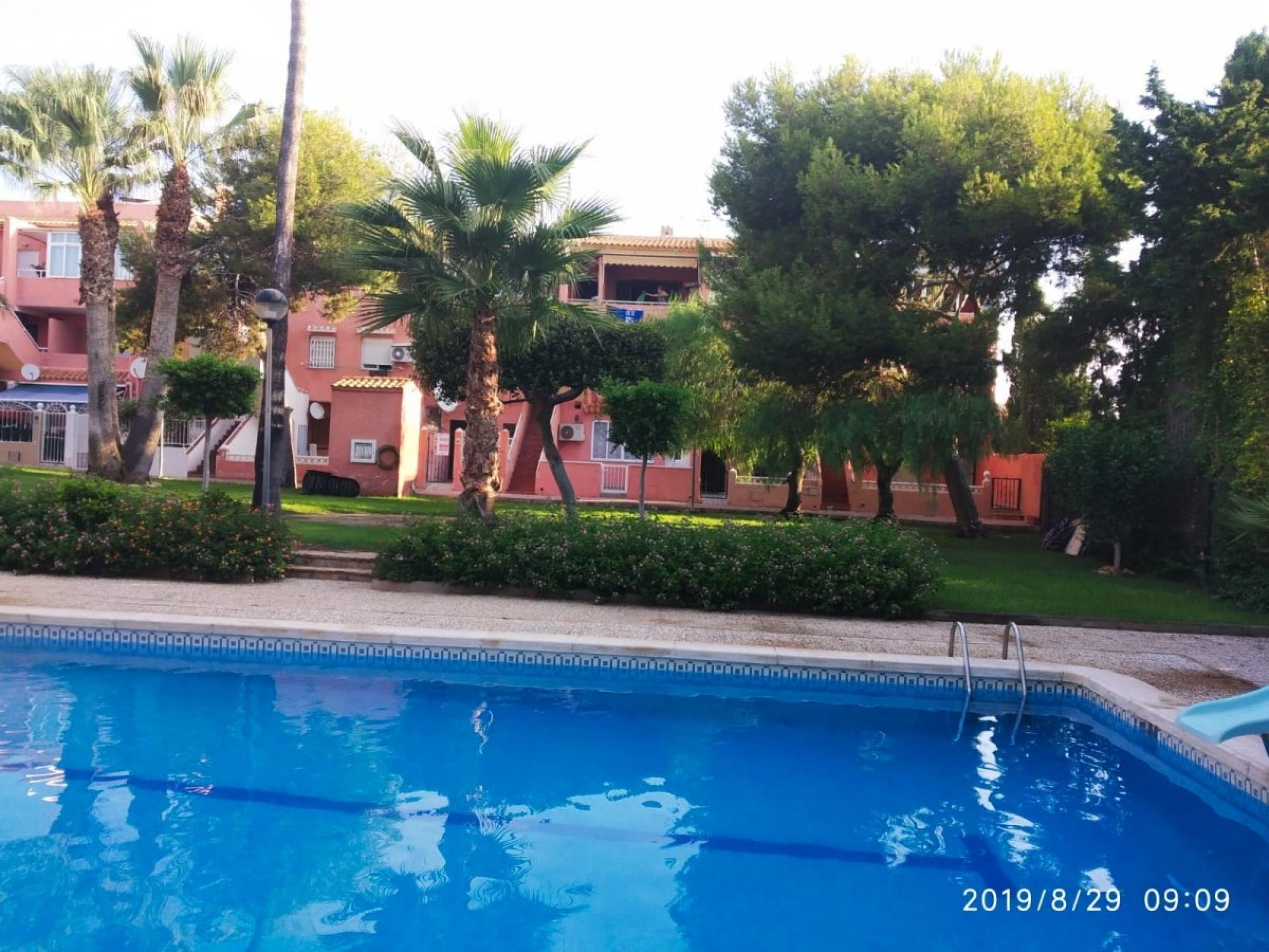 Duplex 2 chambres et 2 salles de bain, avec une belle piscine commune, la zone fruitée à Torrevieja