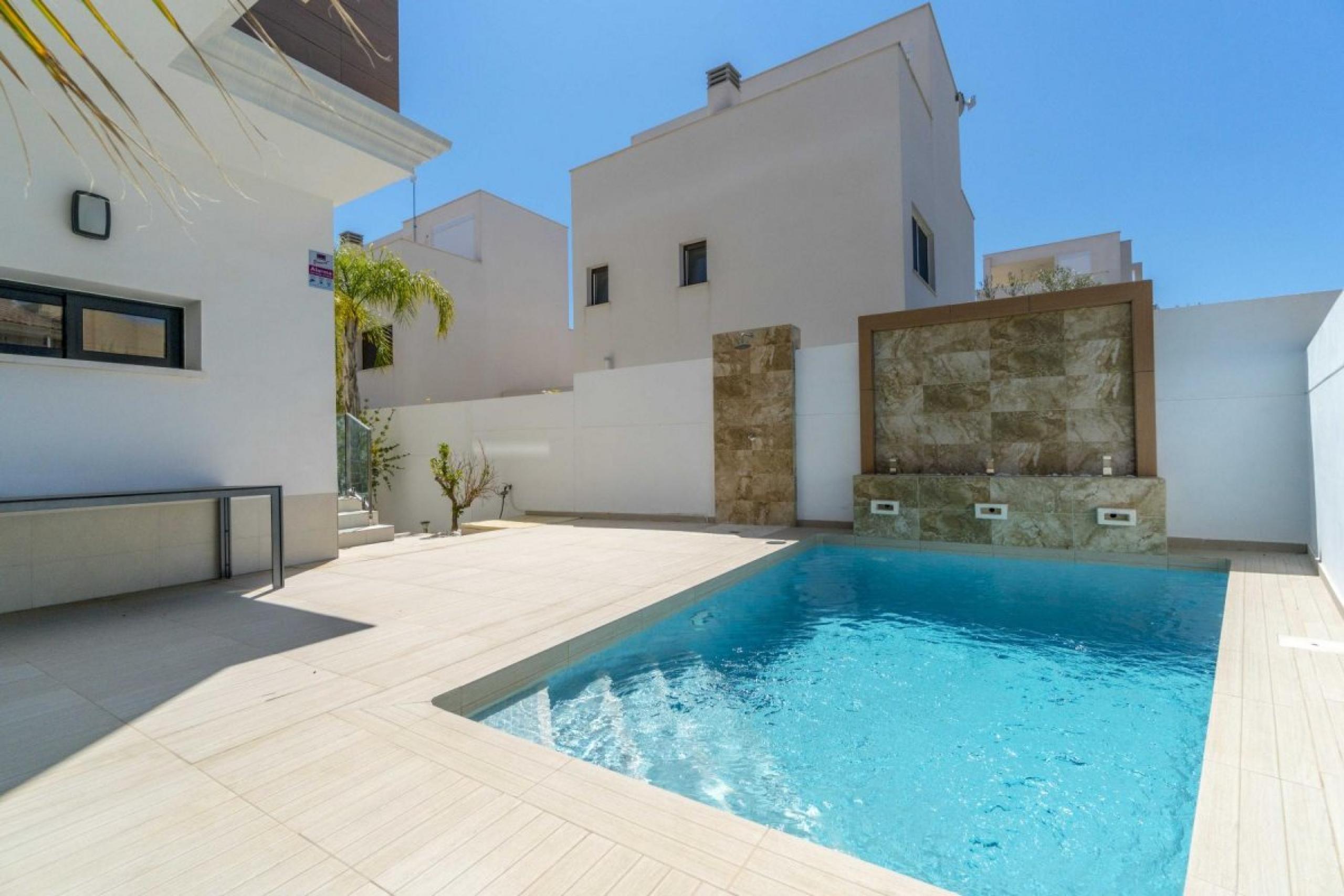 Quesada City, villa appariée impeccable avec piscine privée