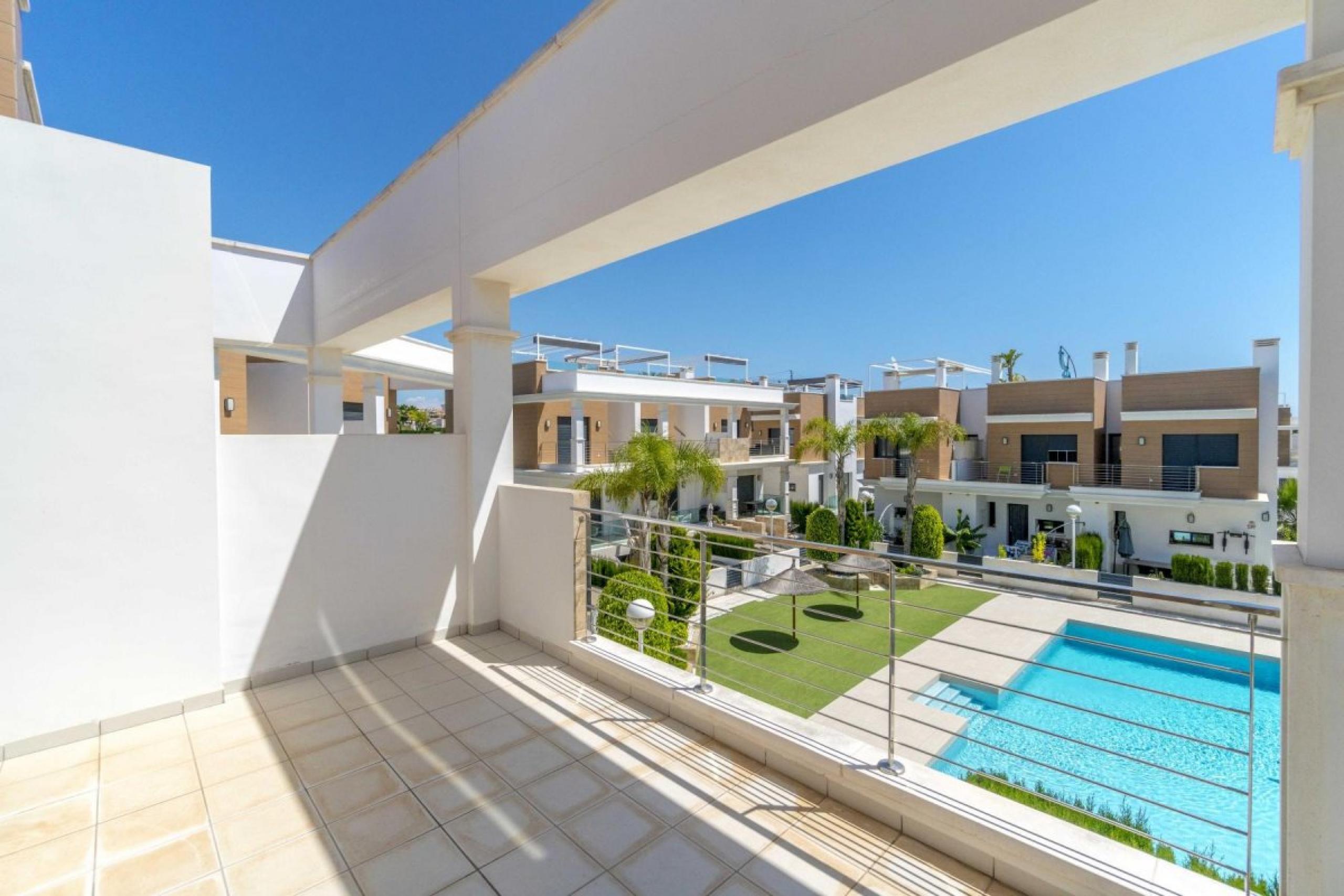 Quesada City, villa appariée impeccable avec piscine privée