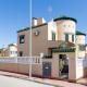 Villa détachée avec vue sur la mer et à moins de 300 mètres de Cala del Moro, Torrevieja.